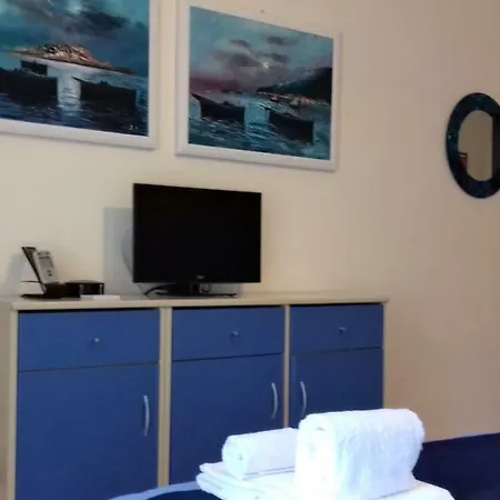 Apartment Deluxe *